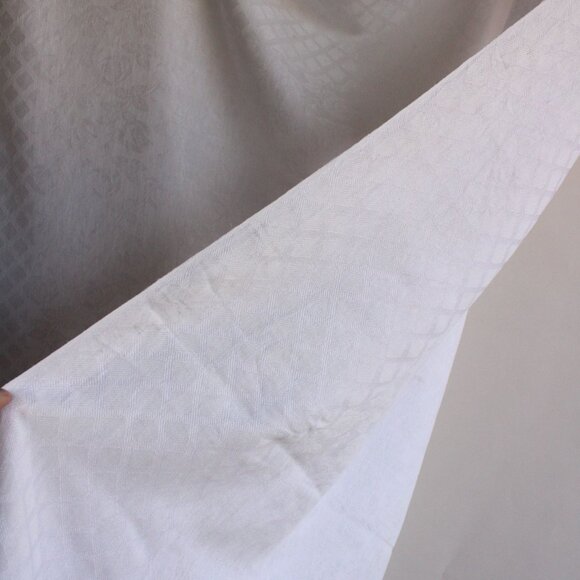 Vintage 1950s 1960s Tablecloth, White Damask Rectangular Tablecloth With Rose - Picture 6 of 10